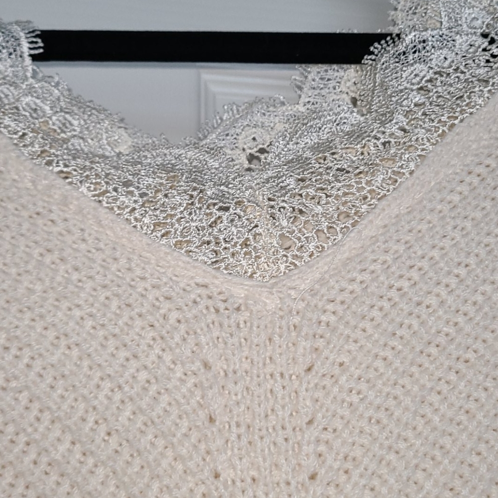 Cropped sweater - Picture 2 of 2